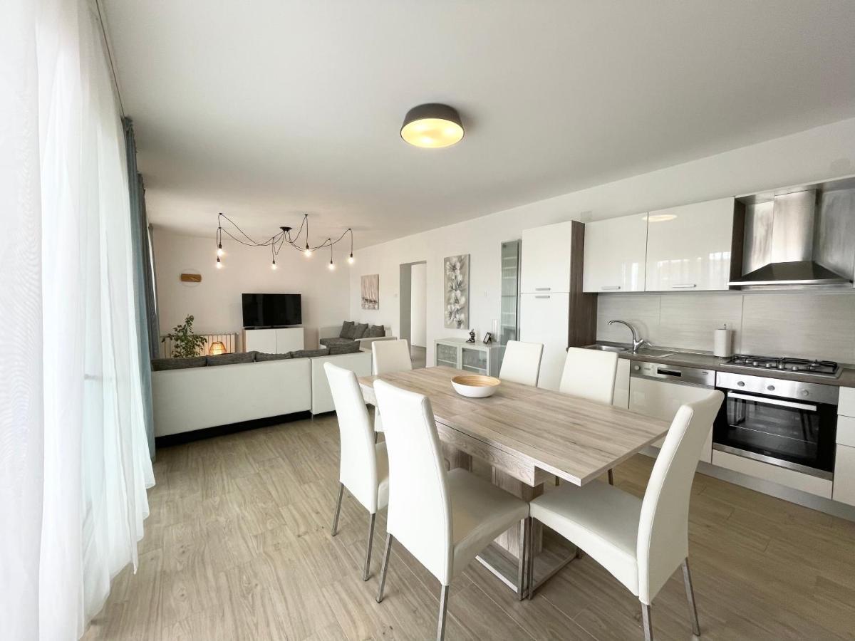 Apartments Maja Dramalj Luaran gambar